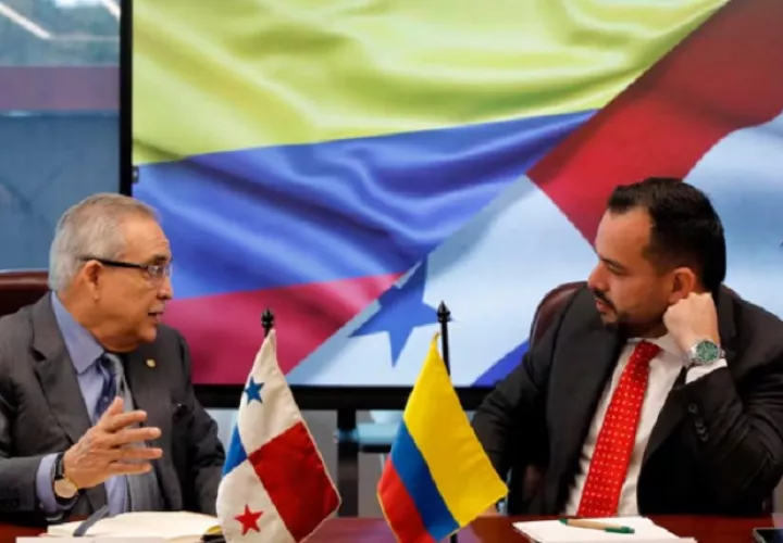  El secretario de energía de Panamá, Juan Manuel Urriola, y el ministro de Minas y Energía de Colombia, Edwin Palma. Foto: Internet