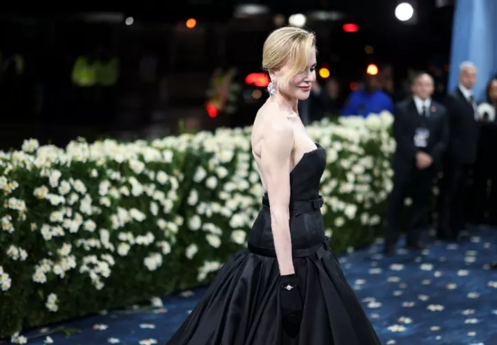 Nicole Kidman en la alfombra roja de la Met Gala 2025. Foto: EFE/EPA/ Justin Lane