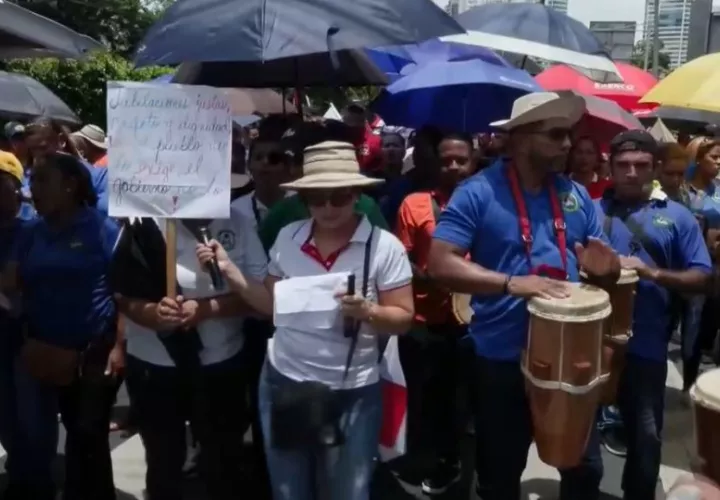 Los docentes se mantienen en paro indefinido.