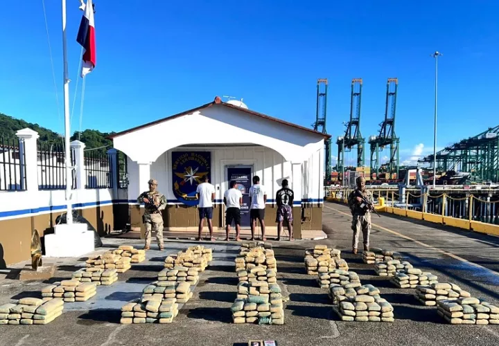 Este decomiso se logró durante una operación antidrogas que incluyó una intensa persecución marítima. Foto. Senan