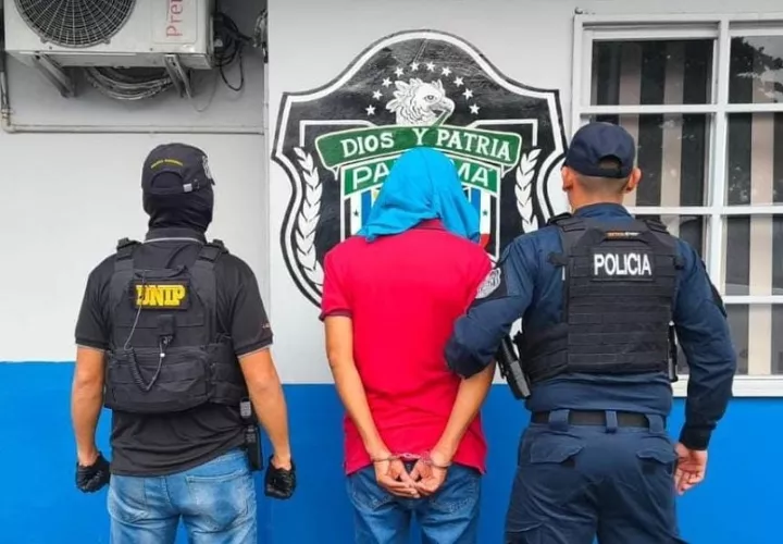 Nelson García fue detenido en su residencia por el presunto delito de sustracción de documentos públicos y falsificación de sellos. Foto. Eric Montenegro