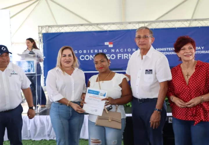 Familias se vieron beneficiadas con la entrega: Foto: Cortesía. 