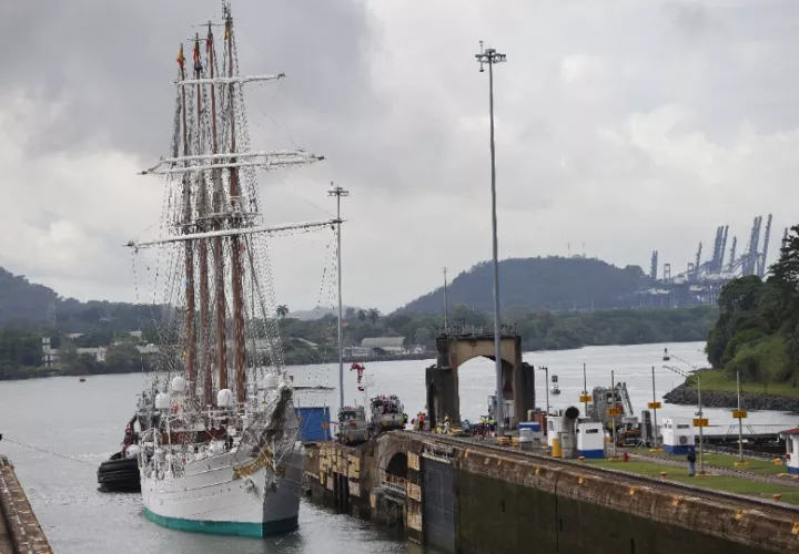 El buque escuela de la Armada española Juan Sebastián de Elcano. Foto: EFE / Bienvenido Velasco
