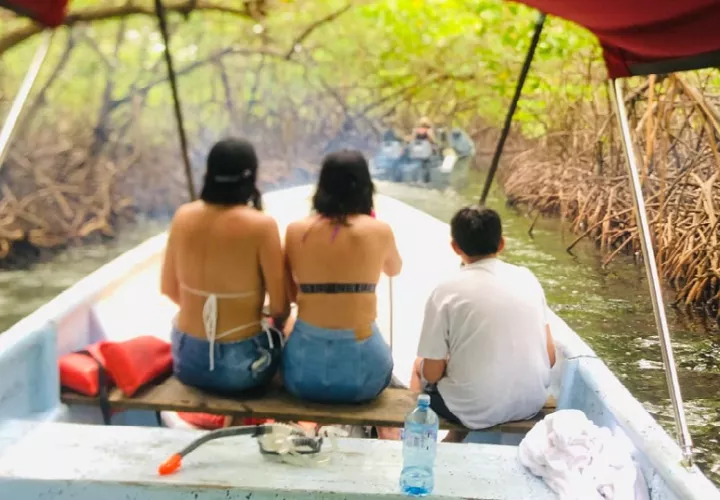 Las visitas a los diversos lugares deben llevarse a cabo con los guías locales. Foto. Diómedes Sánchez