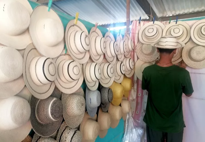 El primer Festival del Sombrero Blanco Ocueño fue sin duda un homenaje a la artesanía local, y se realizó con mucho éxito del 15 al 18 de mayo del presente año.  Foto. Thays Domínguez