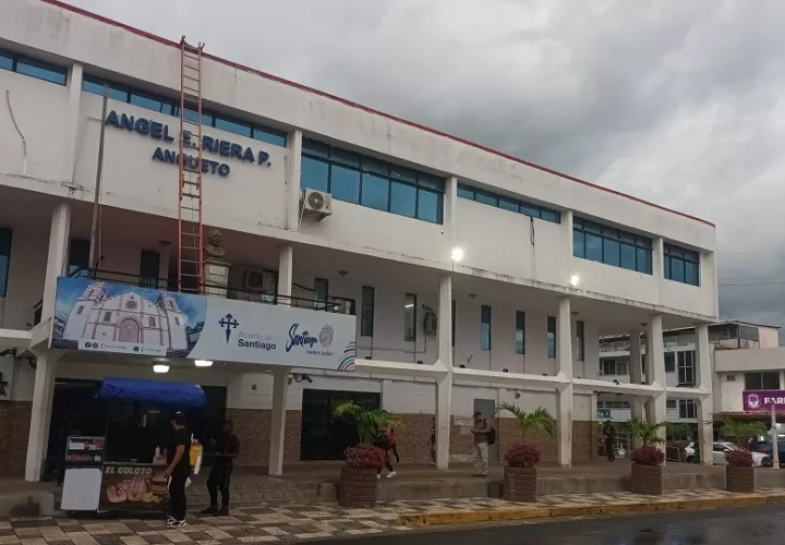 La autoridad municipal informó que ya se dio la orden a los Jueces de Paz para que a los que violen el decreto sean sancionados . Foto. Melquíades Vásquez
