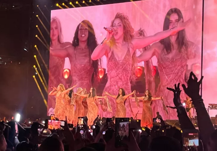 Shakira durante un concierto de su gira 'Las mujeres ya no lloran world tour'. Foto: EFE / Nora Quintanilla