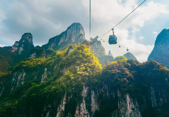 El funicular a la emblemática montaña de Tianmen. Foto: Civitatis