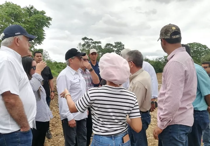 La emergencia por la falta de agua potable continúa, y las autoridades llaman a la calma y a seguir las recomendaciones sanitarias. Foto. Thays Domínguez