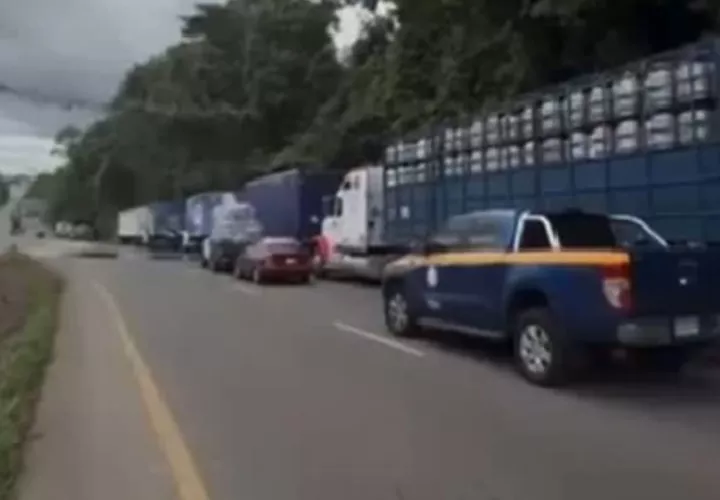 También, se logró pasar con mercancía para locales comerciales y demás enseres logísticos que permiten el abastecimiento para la población de Bocas del Toro.