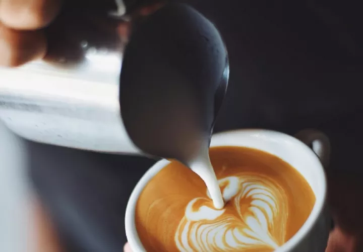 Los panameños consumen con frecuencia el café, por lo que han sentido la variación en los precios. Foto ilustrativa