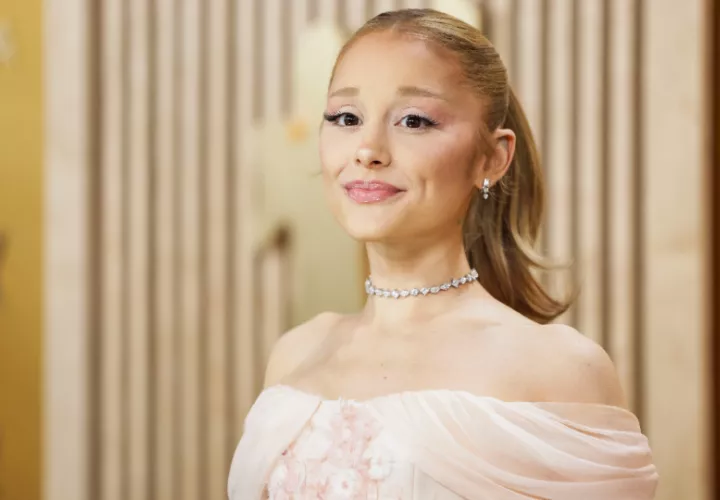  La actriz y cantante estadounidense Ariana Grande. Foto: EFE / Allison Dinner 