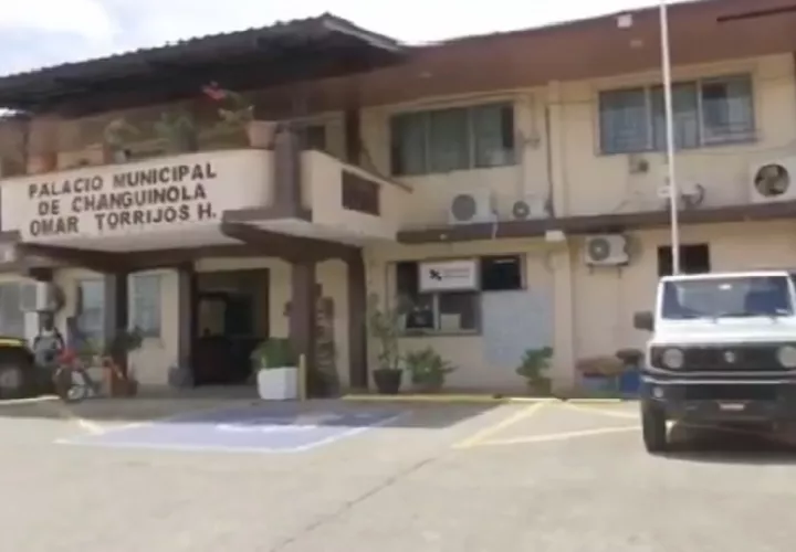 El Municipio de Changuinola suspendió la operación del relleno sanitario ante la imposibilidad de traslado del personal y del combustible necesario para la maquinaria, debido a los bloqueos en las vías. 