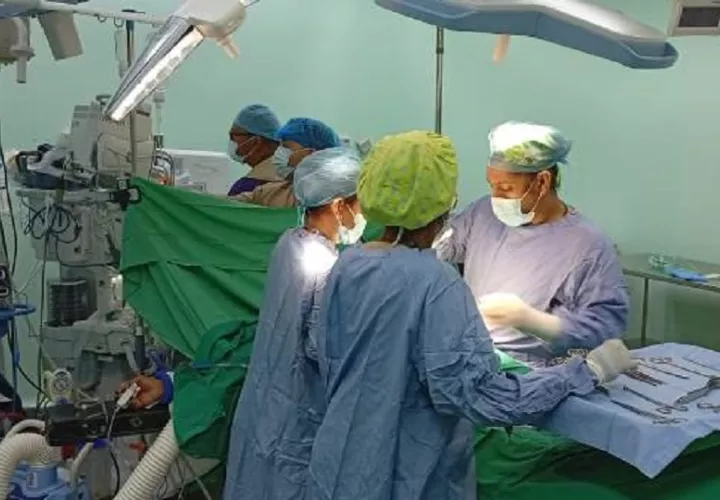 El Dr. Omar De Icaza, director médico de este hospital, informó que ya se ha programado el suministro de los insumos necesarios y la disposición de los médicos especialistas para los siguientes meses. Foto. Cortesía