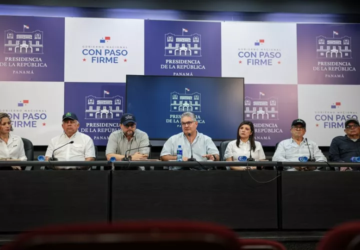 Autoridades que conforman la Comisión de Alto Nivel. Foto: Cortesía
