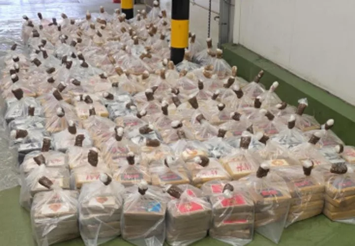 Unas 2,4 toneladas de cocaína procedente de Panamá fueron decomisadas. Foto: EFE