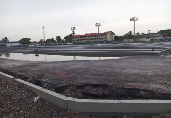 Los trabajos en los coliseos de Colón avanzan. Foto: Diómedes Sánchez S