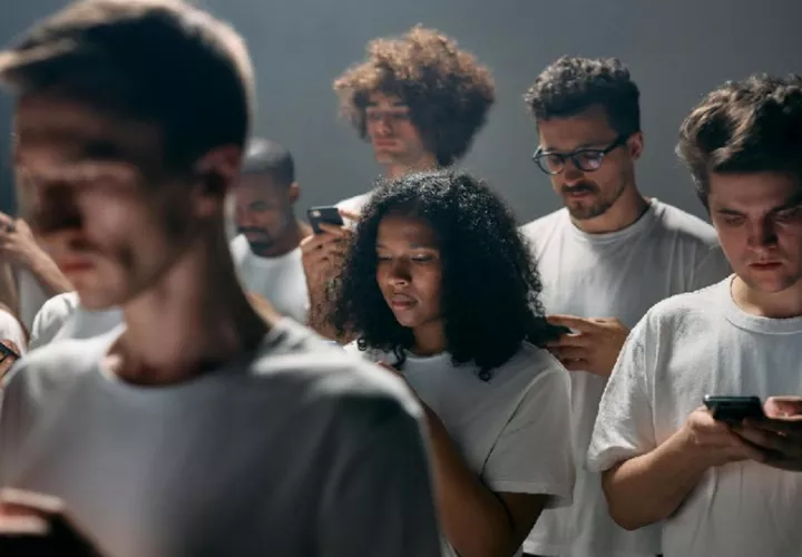 Los jóvenes están en la mira de los ciberdelincuentes. Foto: Cortesía