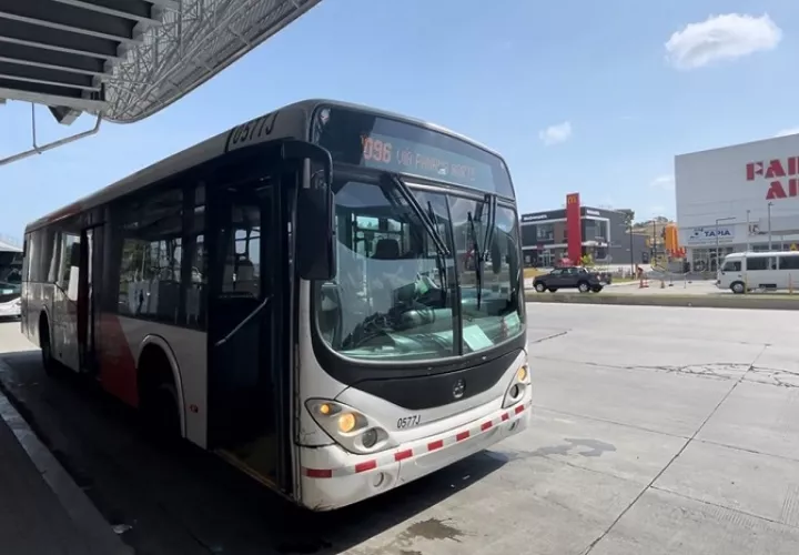 Entre asaltos y vandalismo, hay mucha inseguridad en las calles para los pasajeros de los metrobuses. Foto: Cortesía MiBus