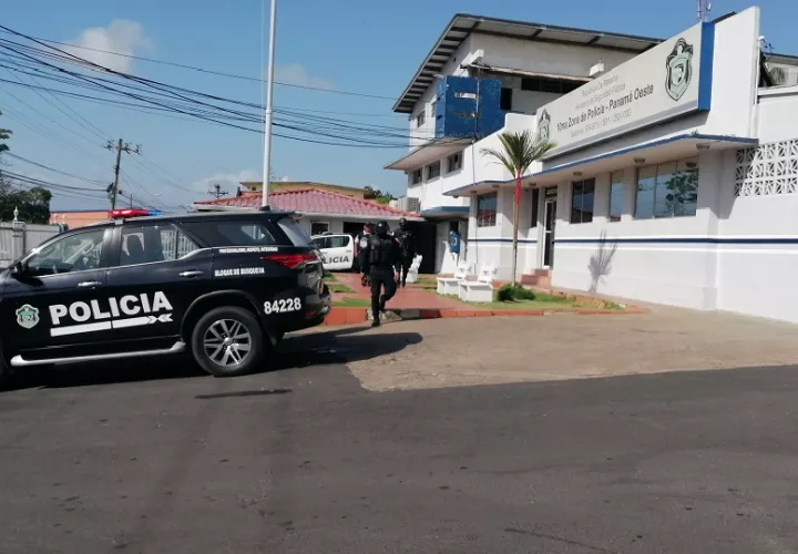 El mayor, Jorge Villarreal, de la décima zona de policía de La Chorrera, indicó que se está en un proceso de organizar y reforzar los grupos de vecinos y comerciantes vigilantes, Foto. Eric Montenegro