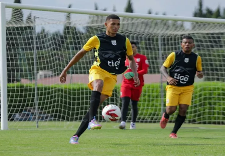 Selección Sub-20 de Panamá en los entrenamientos en Francia. Foto: FPF