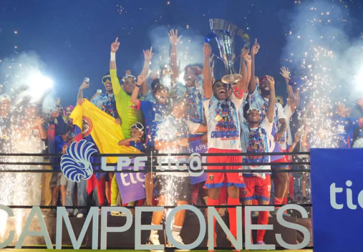 Plaza Amador festeja su título del Apertura 2025. Foto:EFE