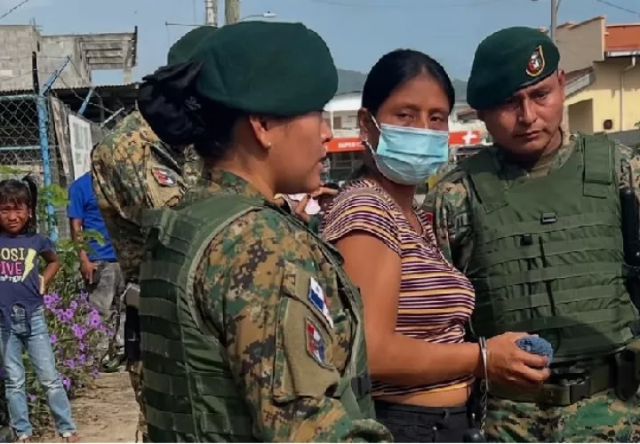Tres mujeres figuran entre los cuatros indígenas que quedaron detenidos en forma provisional. Foto: Internet