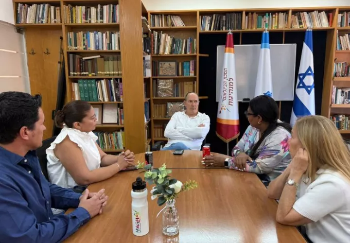 Reunión entre el embajador de Panamá en Israel y alcaldes panameños. Foto: Cortesía