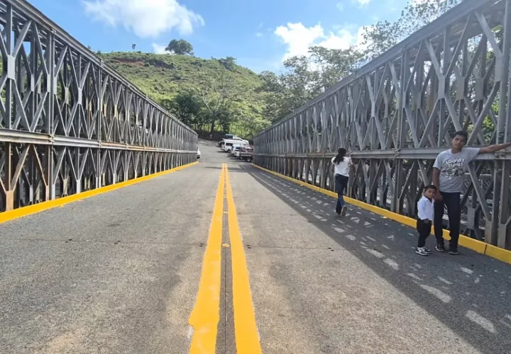 El puente cuenta con todas las condiciones de seguridad para el paso vehicular y peatonal, y su puesta en funcionamiento garantiza una conexión permanente y segura. Foto. Thays Domínguez