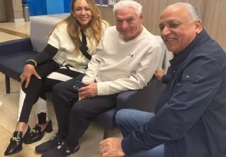Luis Eduardo Camacho y Jessica Canto, junto al exmandatario. Foto: Redes Sociales