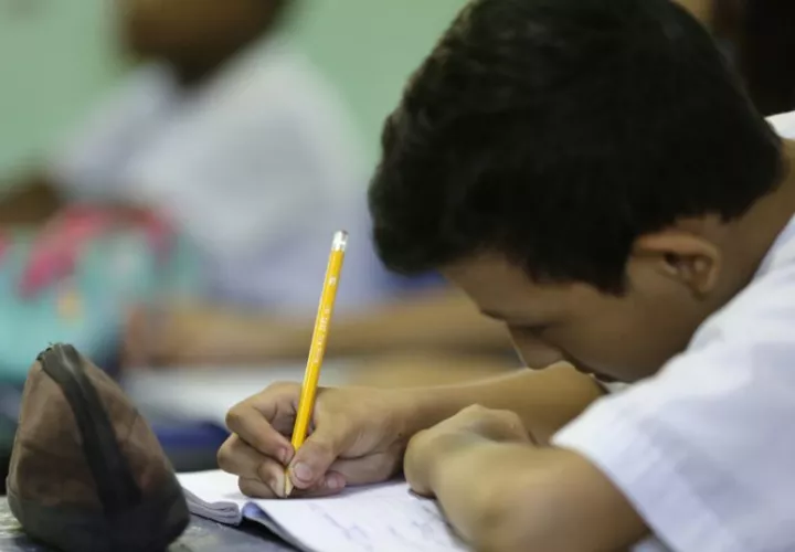 Estudiante de la escuela bilingüe Severino Hernández, en Ciudad de Panamá. Foto: EFE