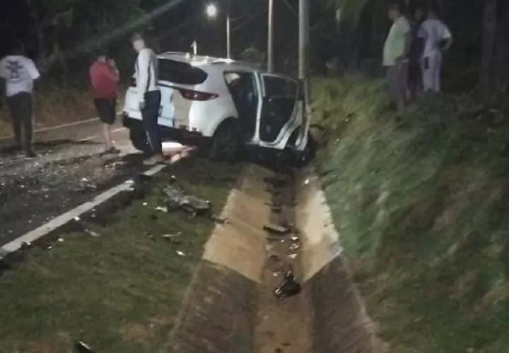 En Colón se registró una colisión donde hubo 10 personas lesionadas. Foto. Diómedes Sánchez