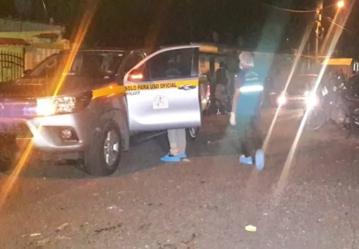 Las autoridades iniciaron las investigaciones para esclarecer este caso y la relación de la víctima con el robo del taxi a la conductora. Foto. Cortesía