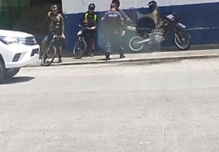 Se informó que en el lugar de los hechos se recuperó un arma de fuego tipo pistola, marca Smith & Wesson, 9 mm, con un proveedor y 4 municiones sin detonar. Foto. Diómedes Sánchez