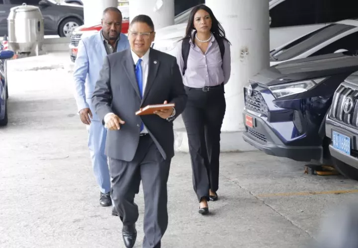 Presentaron la denuncia ante el Ministerio Público. Foto: Cortesía