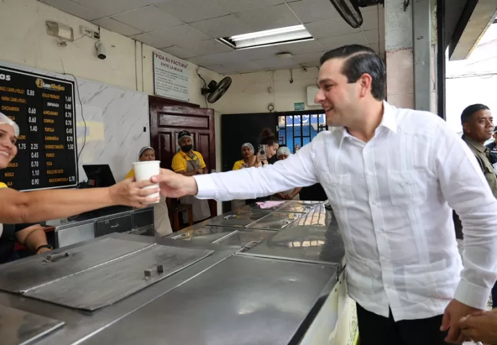 El embajador de los Estados Unidos visitó varios puntos de Panamá Oeste este viernes. Foto: Cortesía Embajada EE.UU.