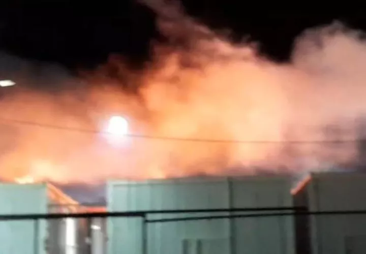 Incendio en la Estación Temporal de Recepción Migratoria de San Vicente. Foto: Cortesía