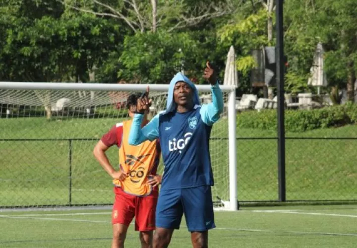 Jorge Dely Valdés, técnico de la Sub-20. Foto. FPF