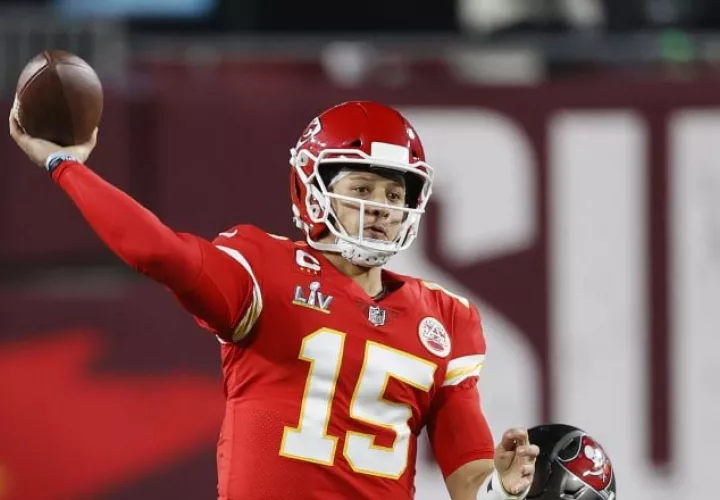 Patrick Mahomes es mariscal de campo  de Kansas City Chiefs. Foto: EFE