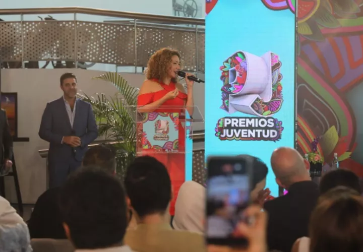 Erika Ender en la conferencia de prensa de la premiación. Foto: Cortesía / MiCultura