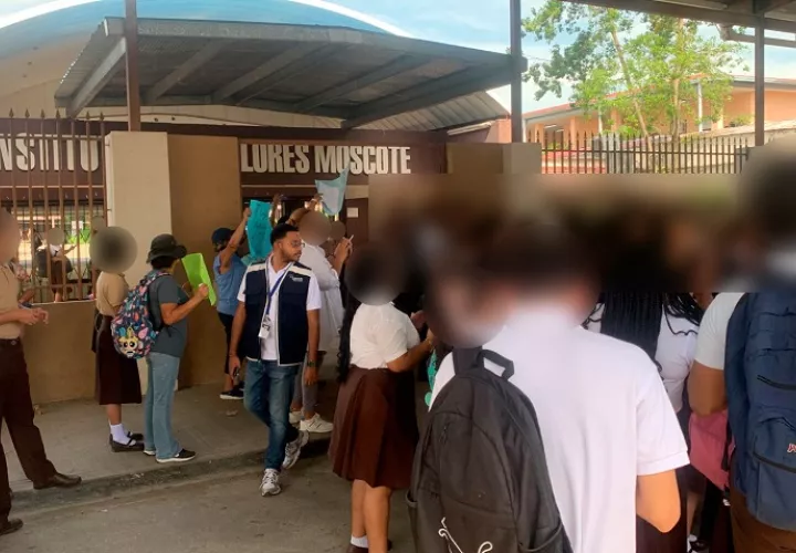 La Defensoría del Pueblo intercedió en la protesta de estudiantes del José Dolores Moscote. Foto: Cortesía Defensoría del Pueblo