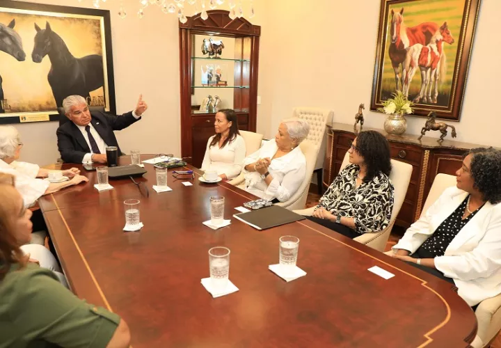 Reunión entre líderes activistas y el presidente Mulino. Foto: Cortesía