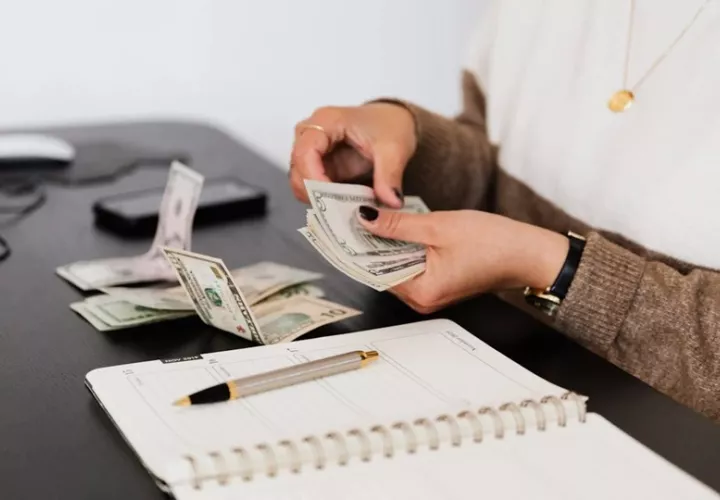 Panamá continúa entre los países con la menor variación de salarios. Foto: Pexels