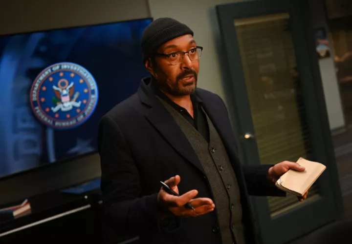 Jesse L. Martin interpreta a Alec Mercer. Foto: Cortesía