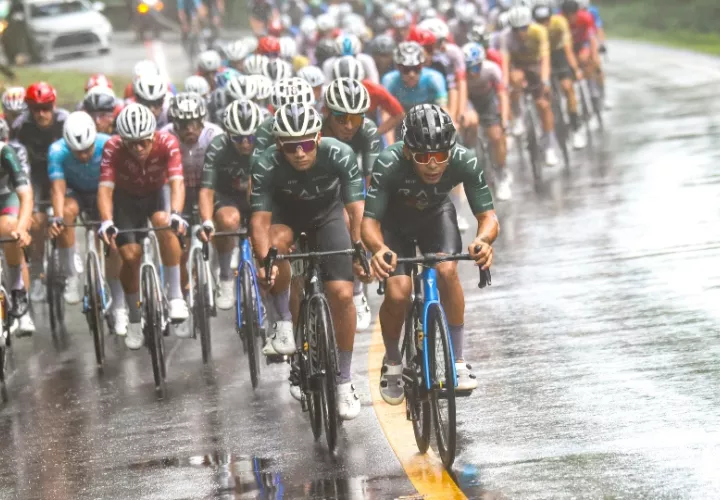 Ciclistas en le Tour de Panamá 2025. Foto: Cortesía. 