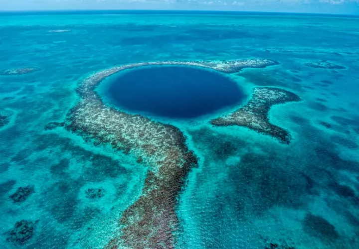 El Gran Agujero Azul es un sitio emblemático de Belice. Foto: Cortesía