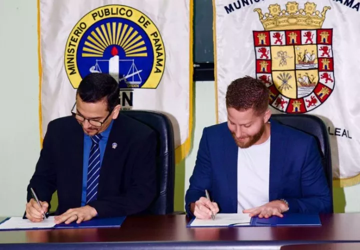  El procurador general de la Nación, Luis Carlos Gómez junto el alcalde de Panamá, Mayer Mizrachi. Foto: Cortesía