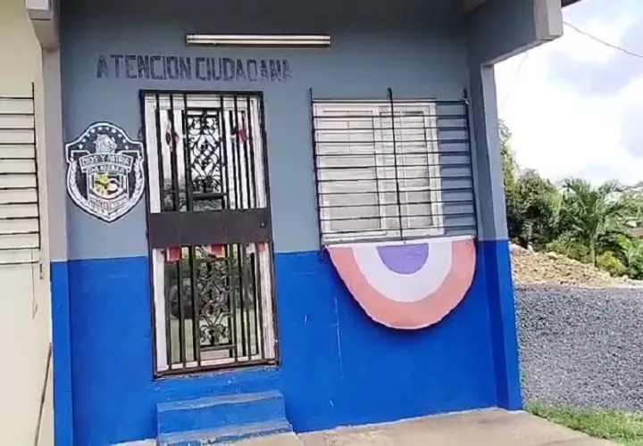 El representante del corregimiento de Santa Clara, José Ibarra, dijo que por parte de la PN no se han dado explicaciones del porqué del cierre de esta subestación. Foto. Eric Montenegro