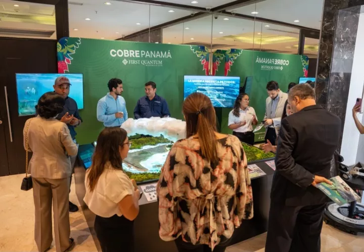 Los visitantes pueden acercarse a stands interactivos. Foto: Cortesía 