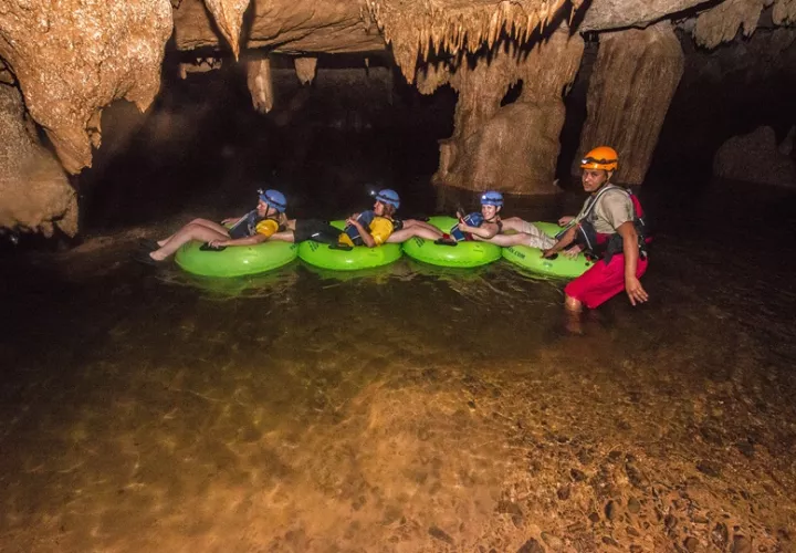 En Belice hay muchas cuevas que ofrecen experiencias mágicas.